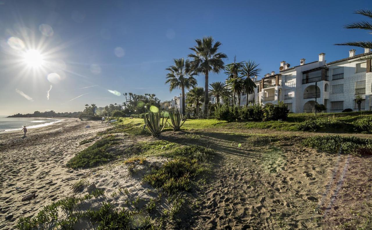 Hb - Comfortable Beachfront Holiday Apartment Эстепона Экстерьер фото