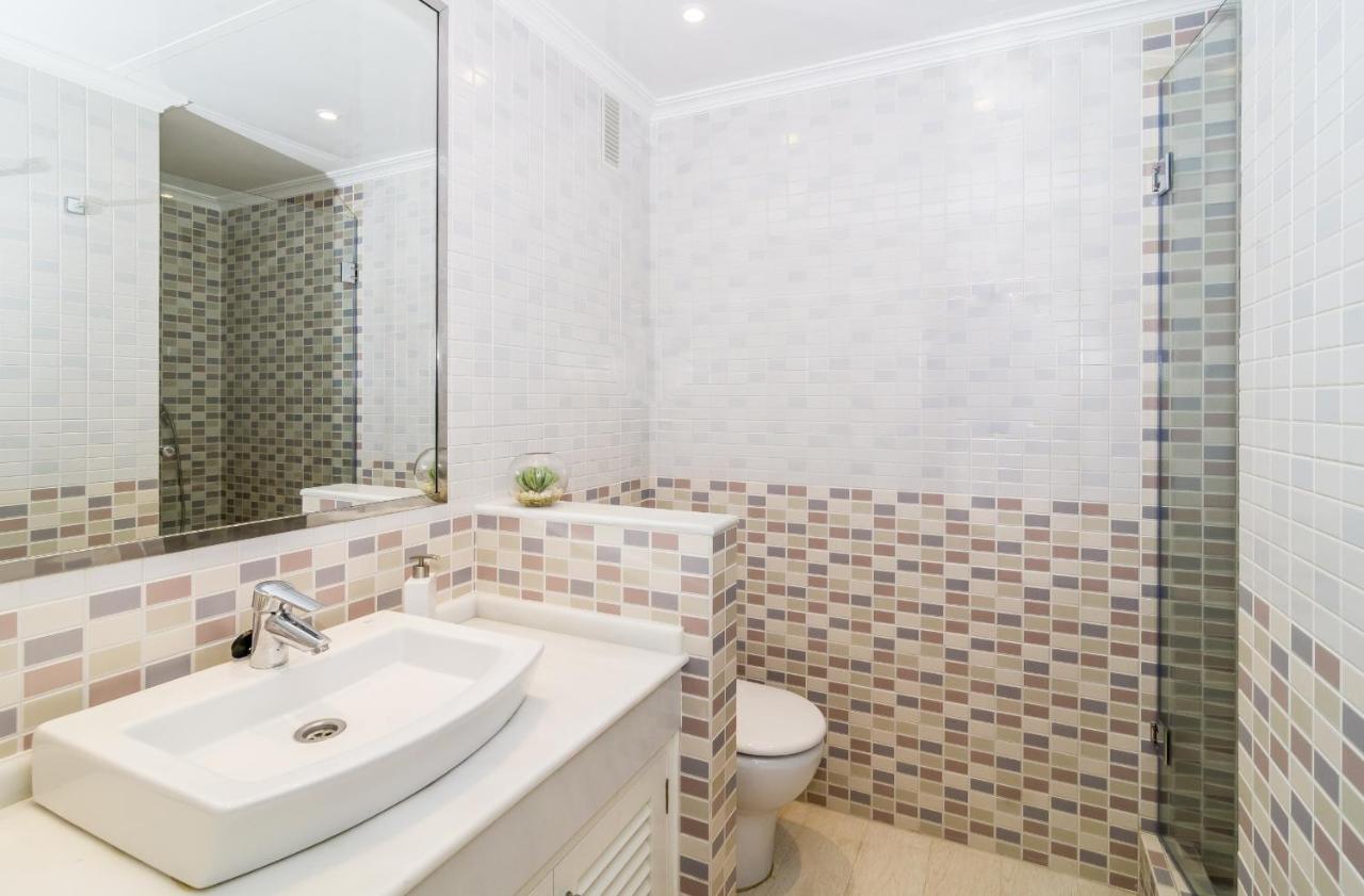 Hb - Comfortable Beachfront Holiday Apartment Эстепона Экстерьер фото